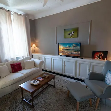De 2 Au 1er Etage Carcasona